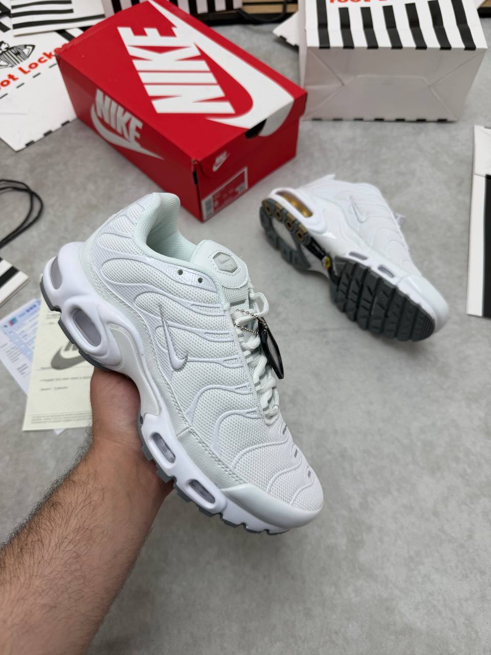 MENS NIK TNS AIR MAX PLUS COME WITH BOX ETC am0107