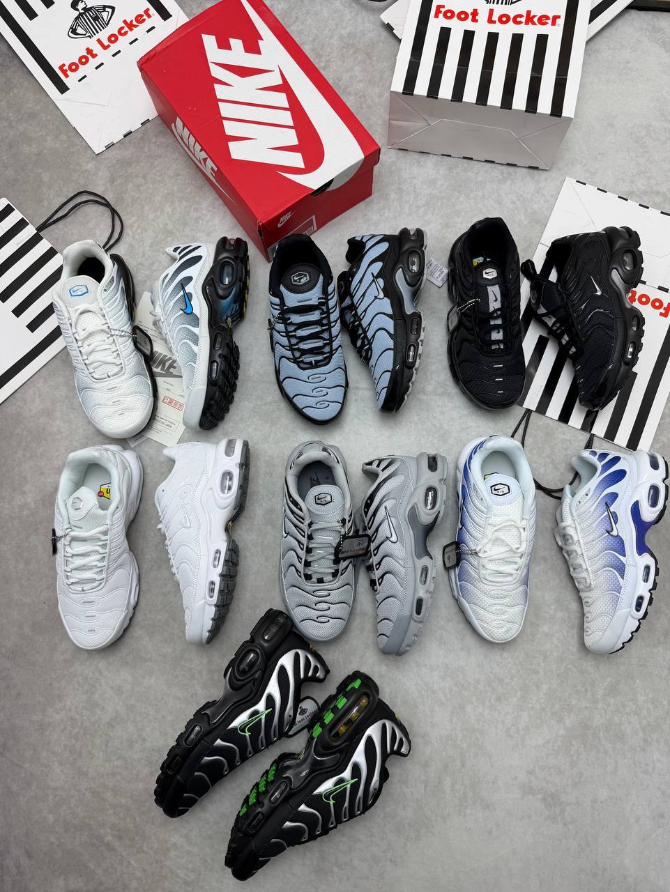 MENS NIK TNS AIR MAX PLUS COME WITH BOX ETC am0107