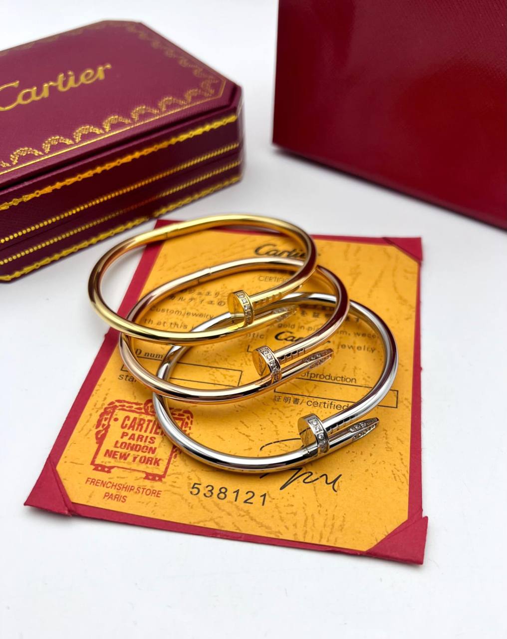 Cartie braclet with box and carrier bag sa0107