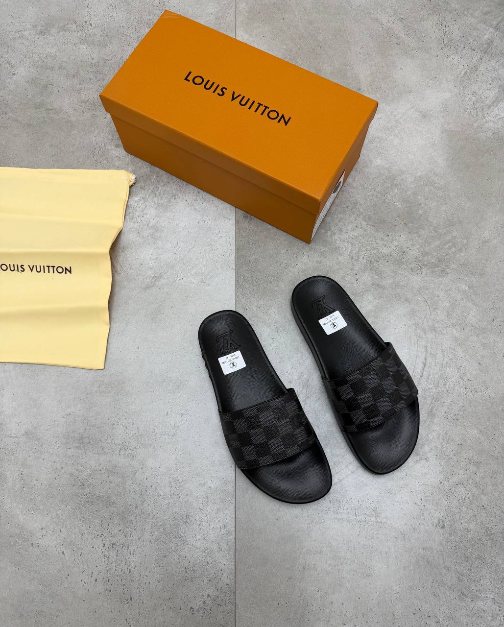 SUPER CLON MENS LV SLIDERS COME WITH BOX ETC am0207