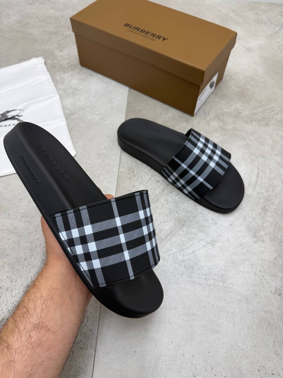 SUPER CLON BURBER MENS SLIDERS COME WITH BOX ETC am0207