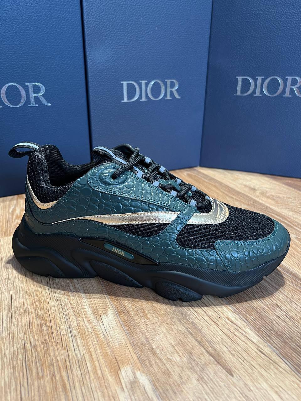 Dio b22 trainers jj0407