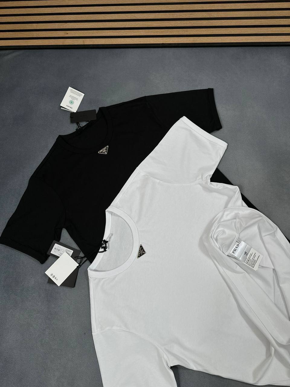 PRAD TEE 0503