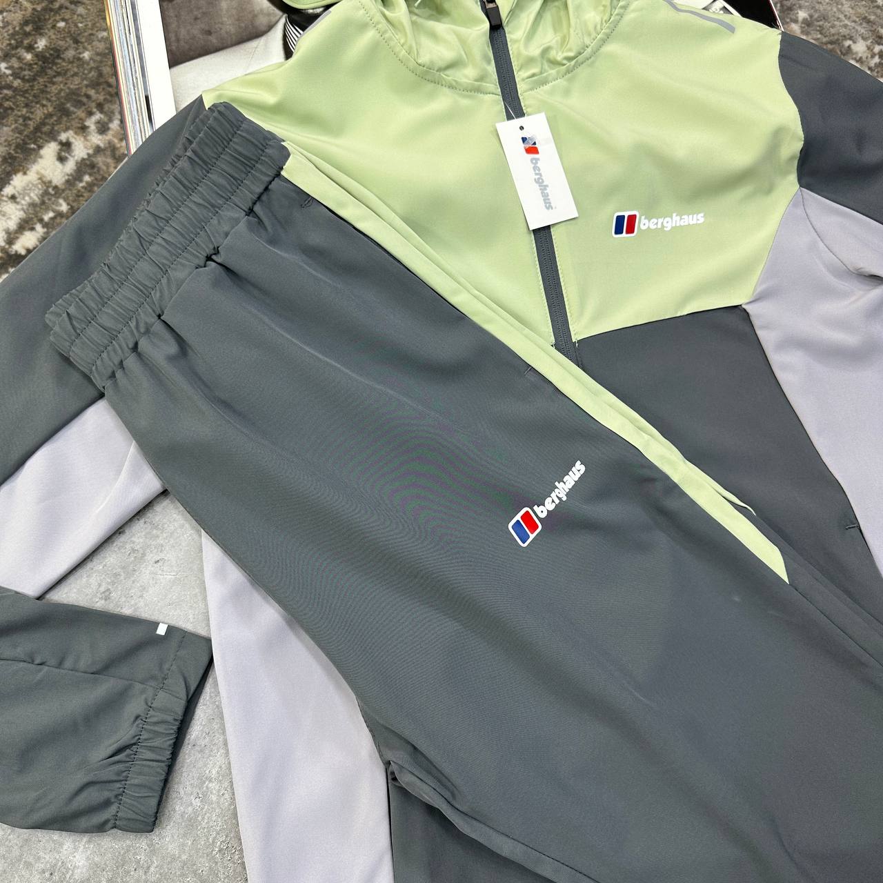 Top quality Berghau tracksuit ha0607