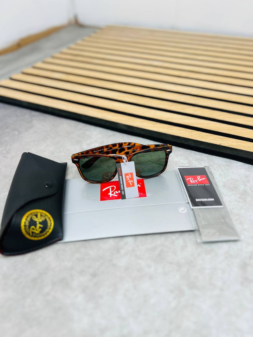 MENS RAYBA SUNGLASSES COME WITH BOX ETC am0304