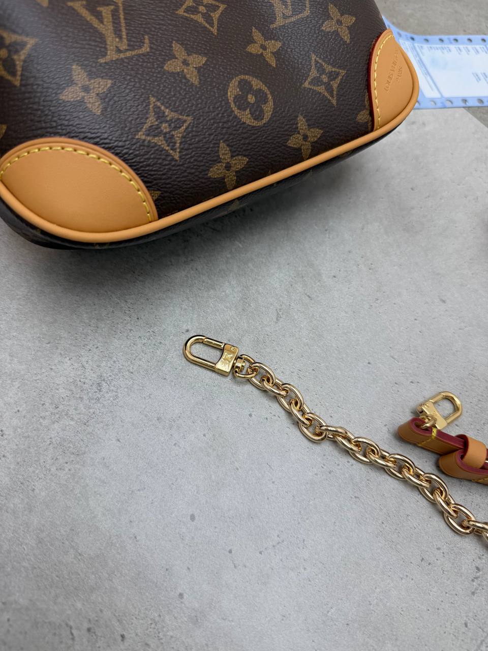 SUPER CLON WOMENS LV BAG COME WITH BOX ETC am1007