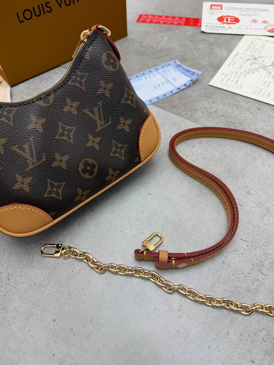 SUPER CLON WOMENS LV BAG COME WITH BOX ETC am1007