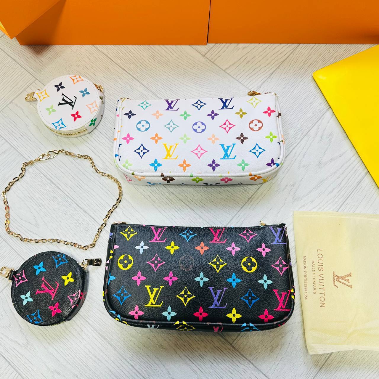 LV bag 💼 WHIT BOX AND DUST BAG to1207