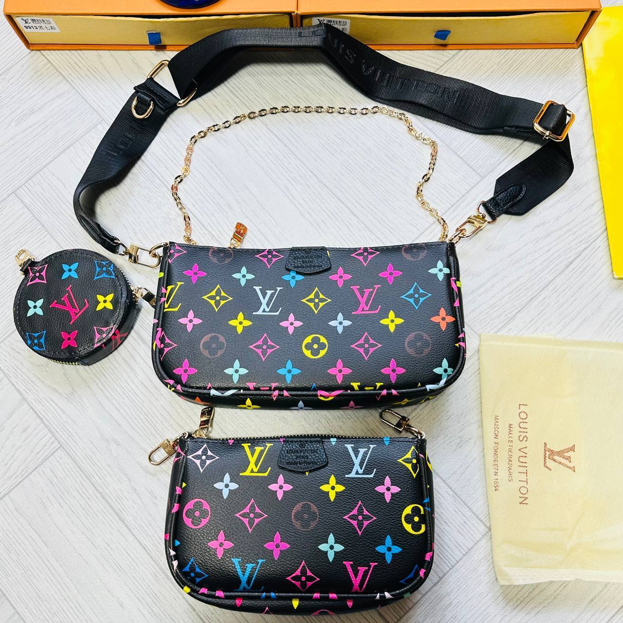 LV bag 💼 WHIT BOX AND DUST BAG to1207