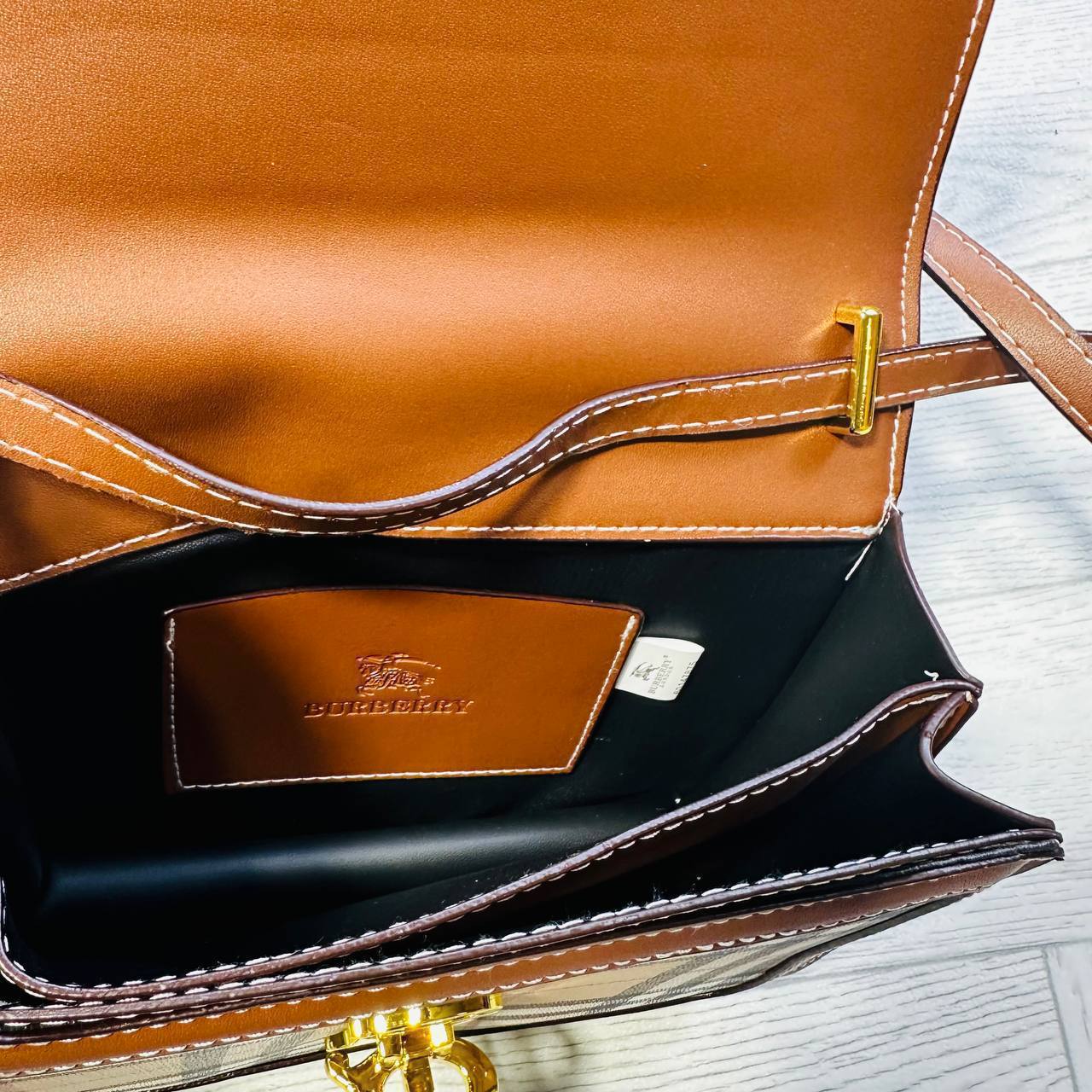 CLON QUALITY BURBERR BAG WITH BOX to1207