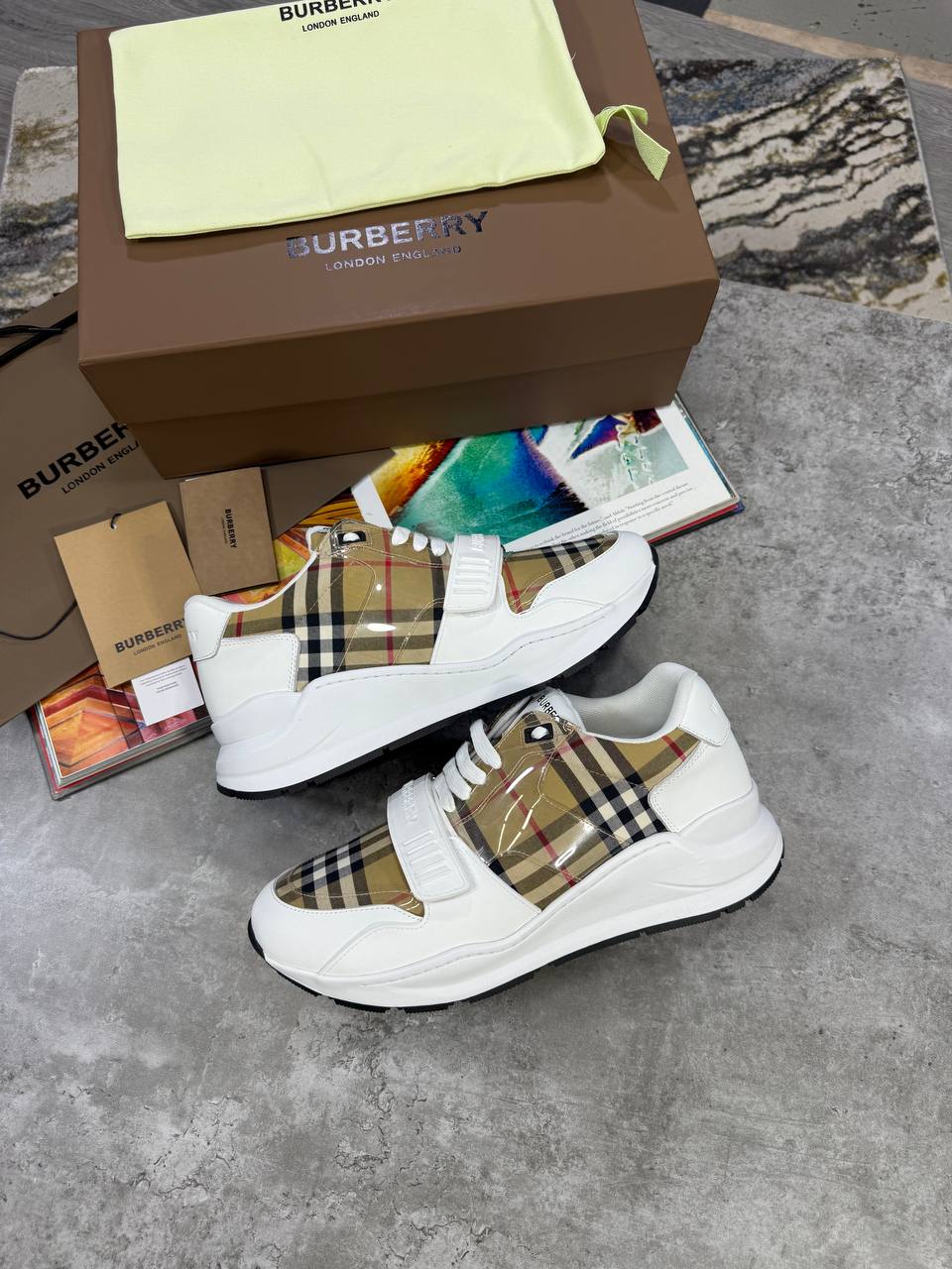 HIGH END BURBERR TRAINERS WITH FULL PACKAGING ETC jay1807