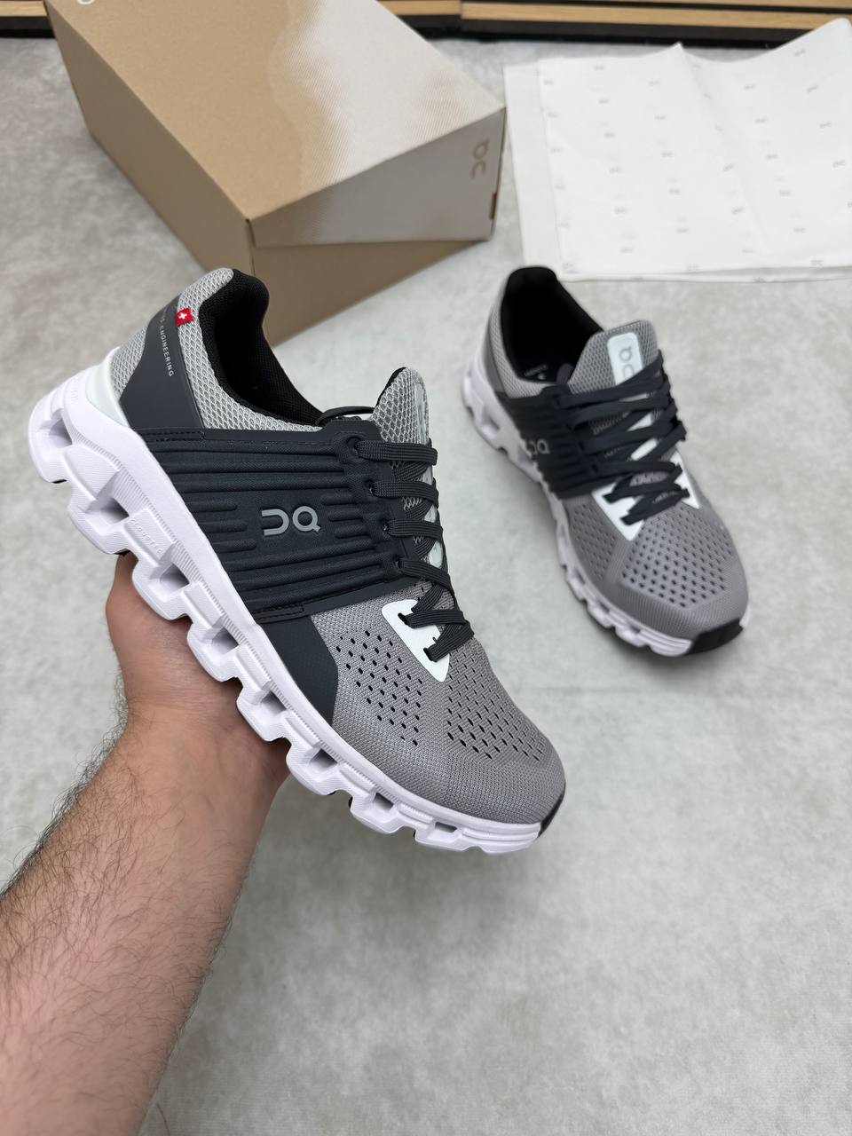 ON CLOU TRAINERS COME WITH BOX ETC am0804