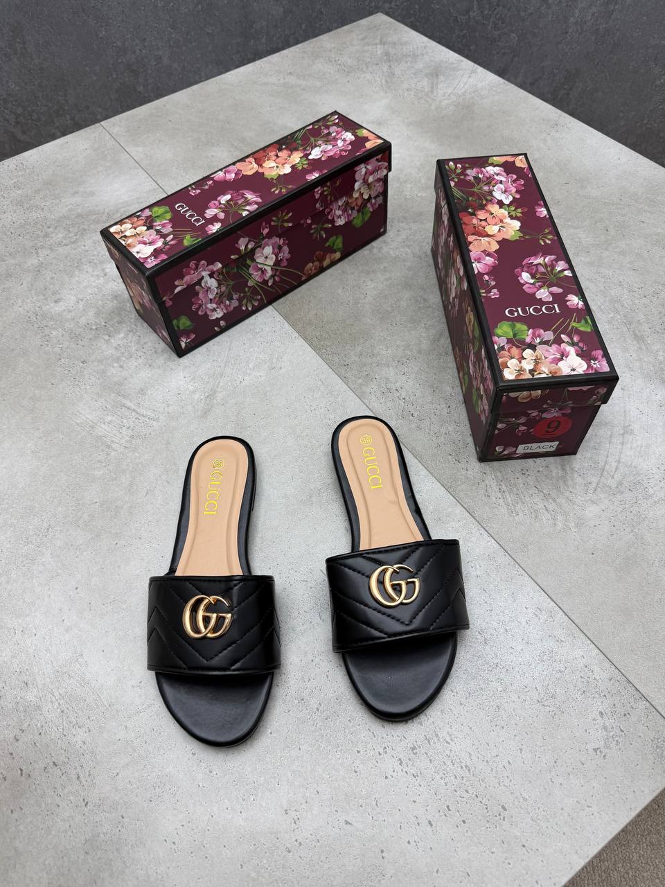 WOMENS GUCC SLIDERS am2307