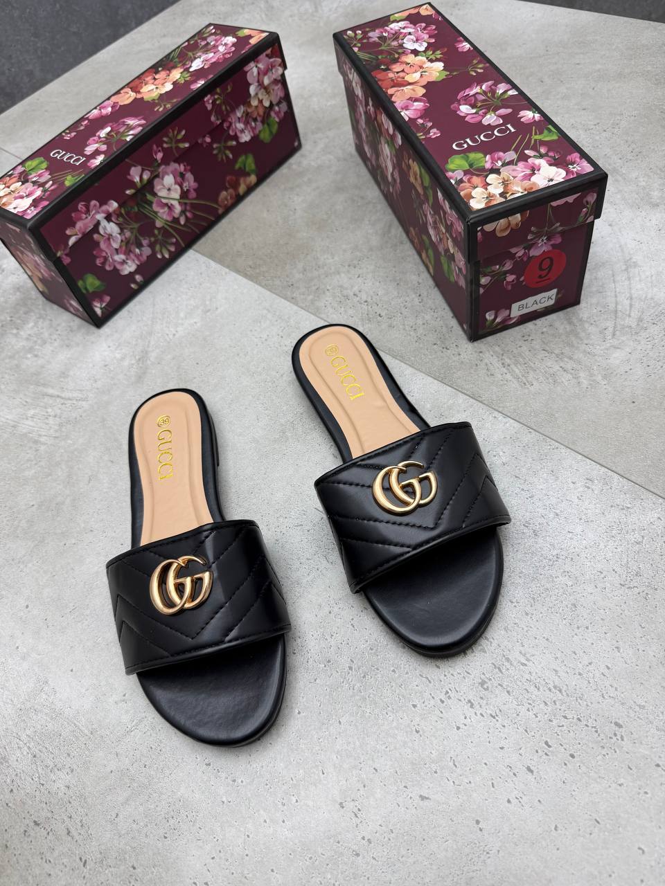 WOMENS GUCC SLIDERS am2307