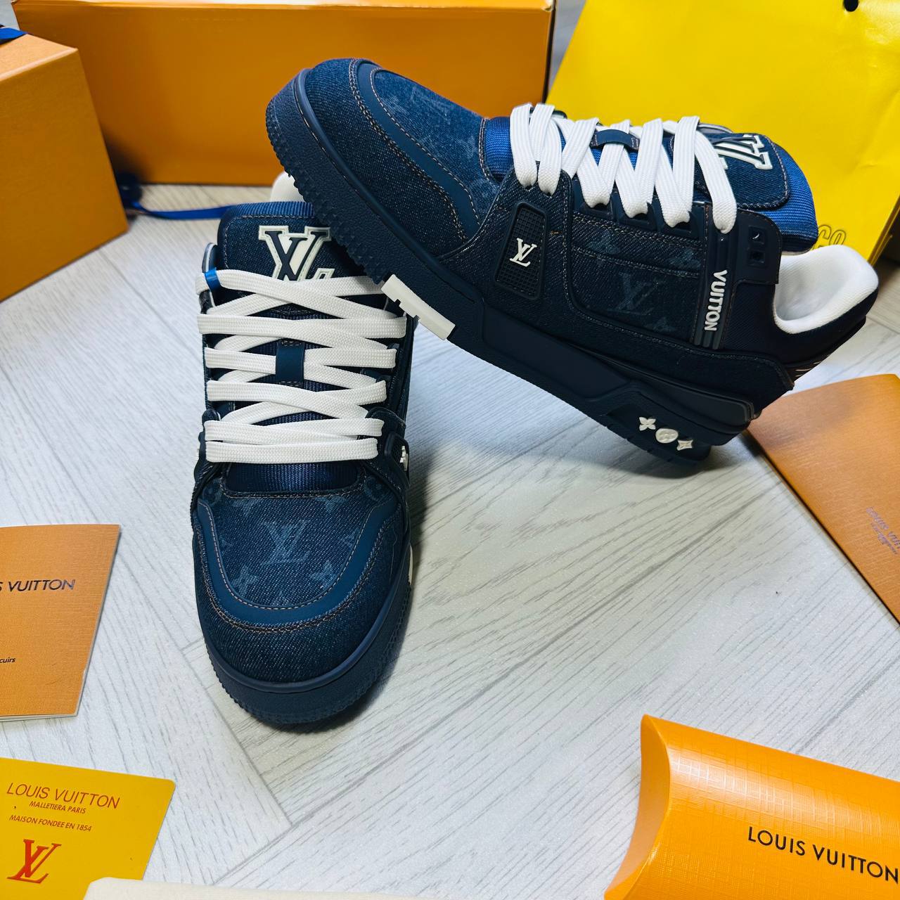 SUPERCLI QUALITY LVE SHOES to0410