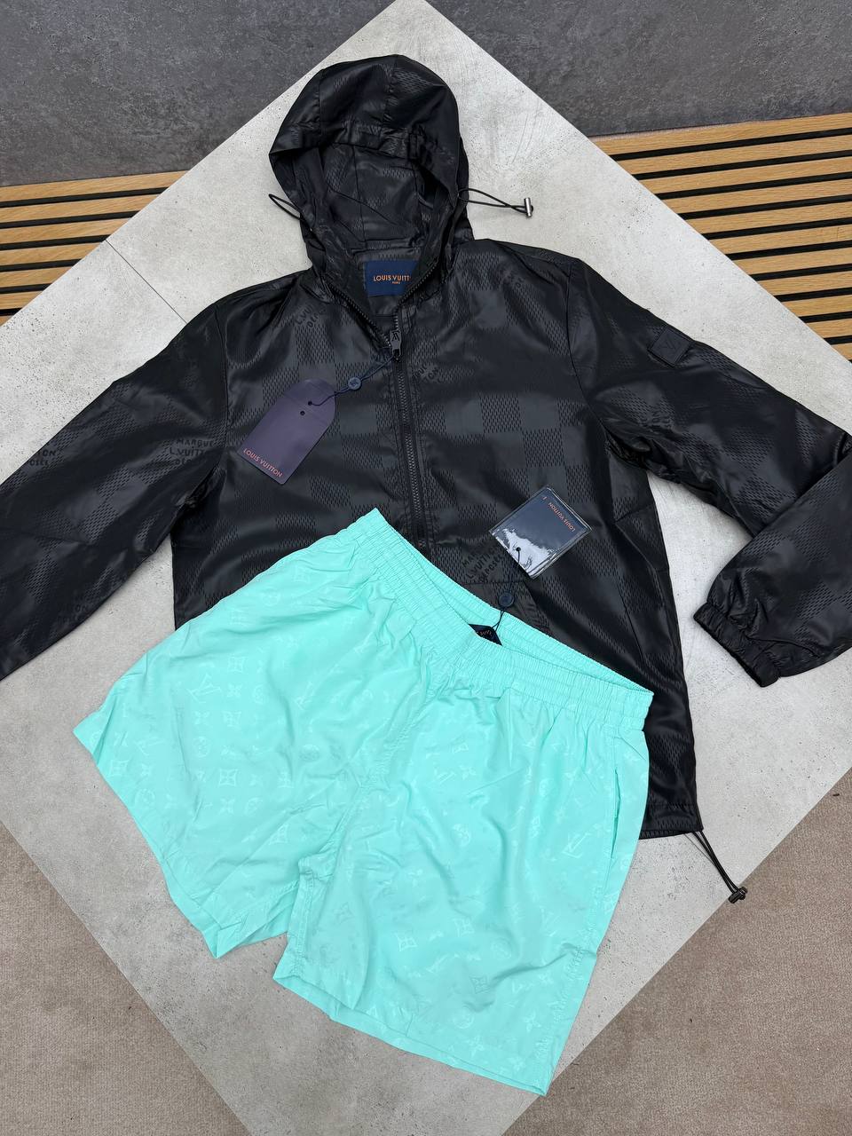 MENS LV WINDBREAKER am2707