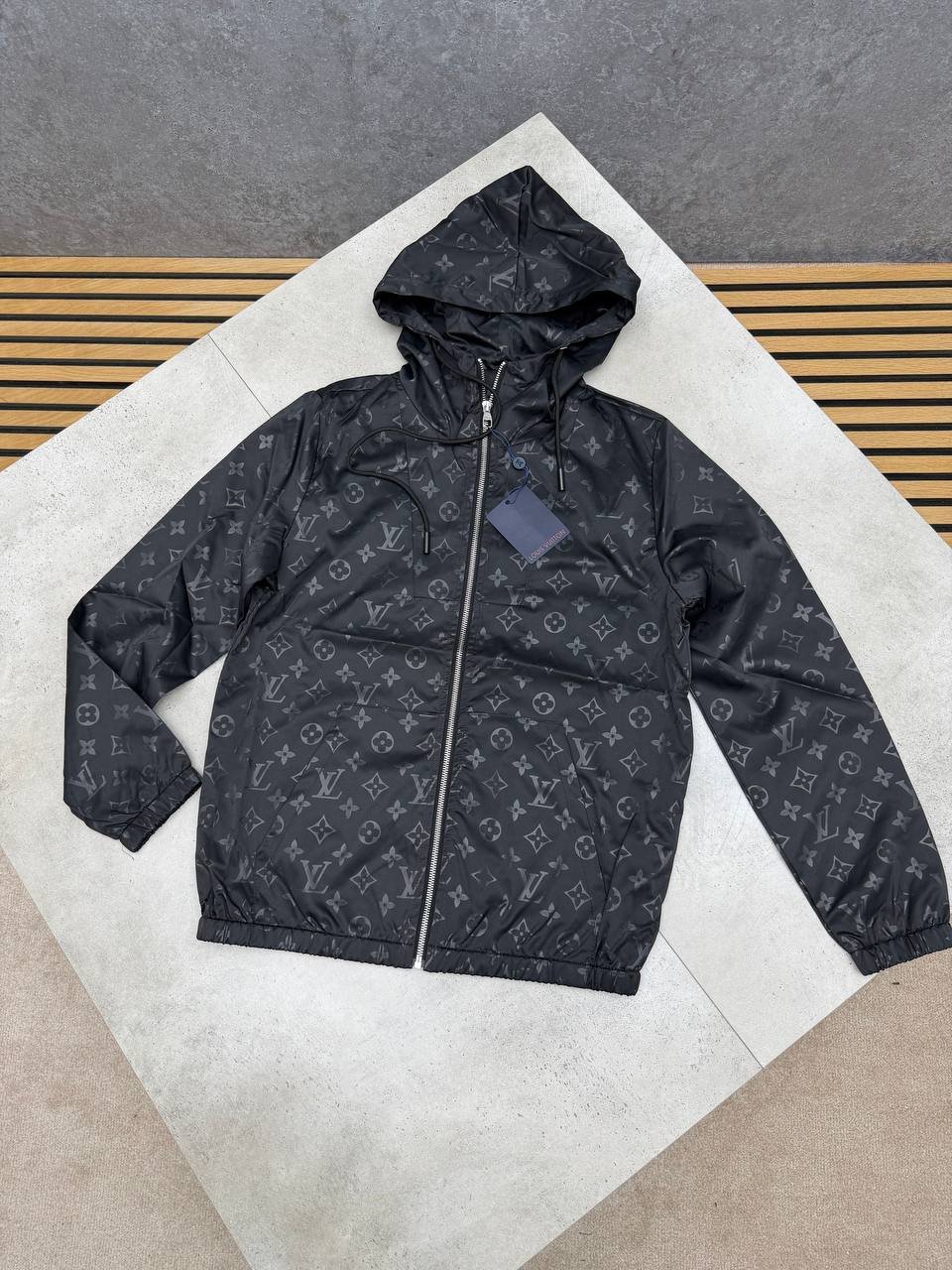 MENS LV WINDBREAKER am2707