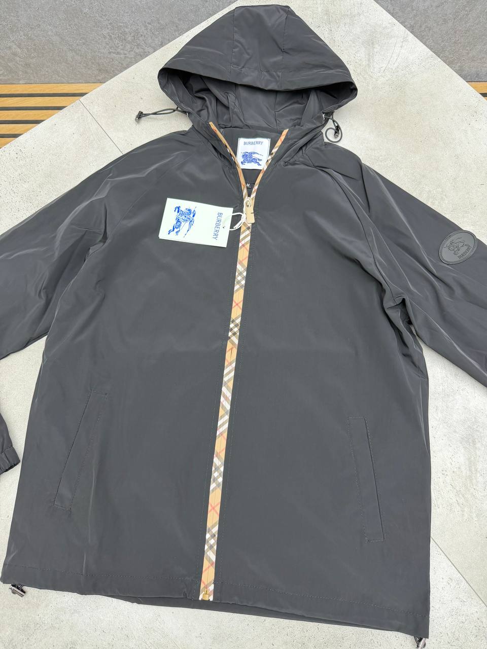MENS BURBERR WINDBREAKER am2707