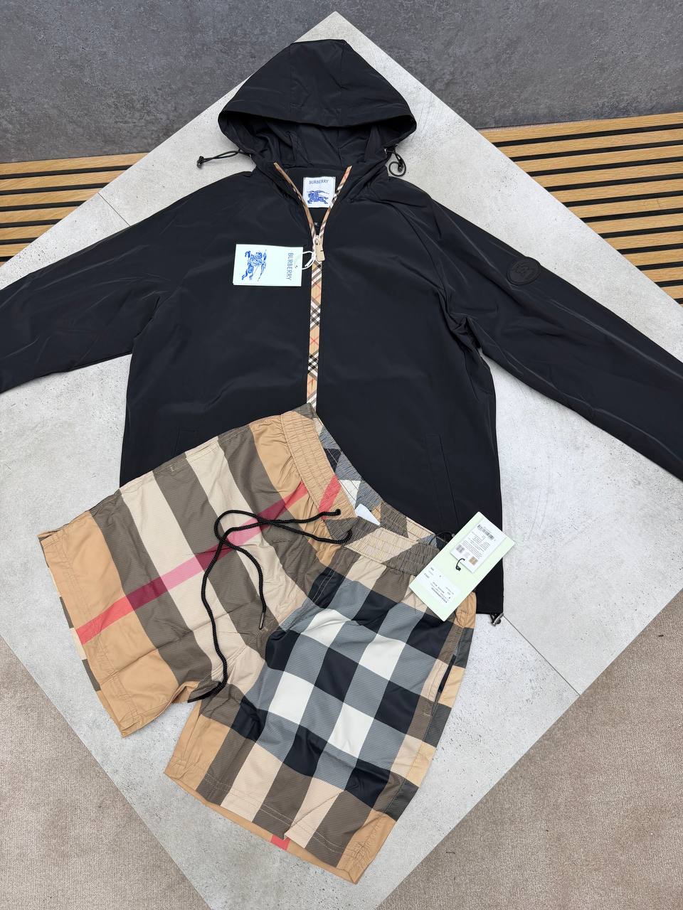 MENS BURBERR WINDBREAKER am2707