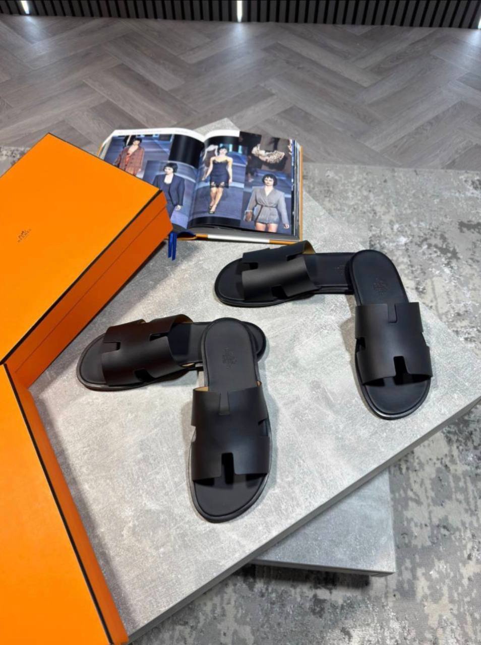 Superclon Full leather Herm sliders aj2707
