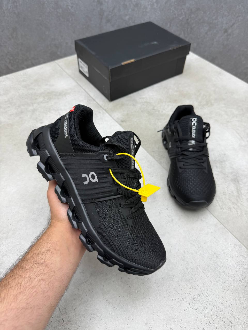 MENS ON CLOUD TRAINERS am2807