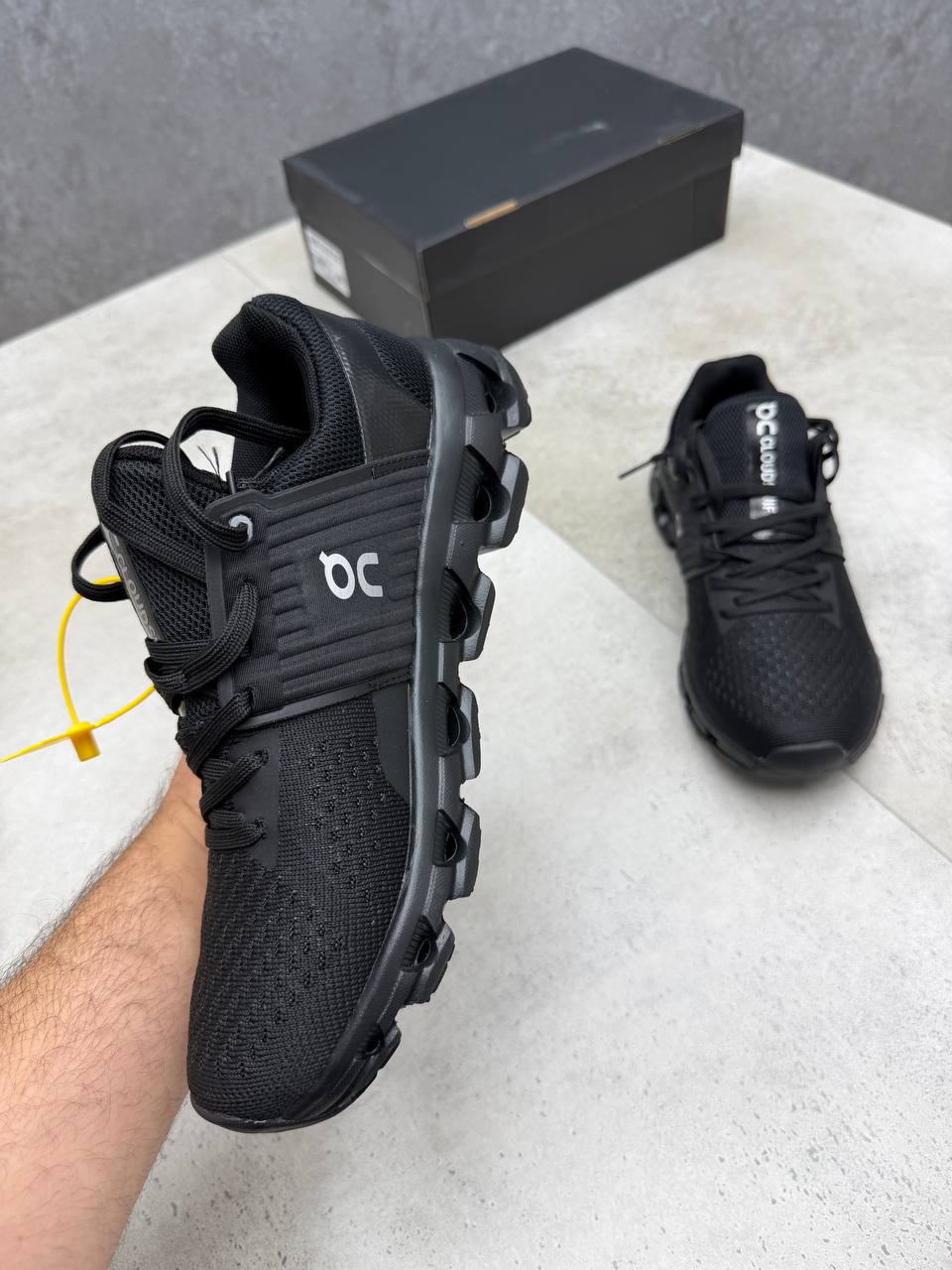 MENS ON CLOUD TRAINERS am2807