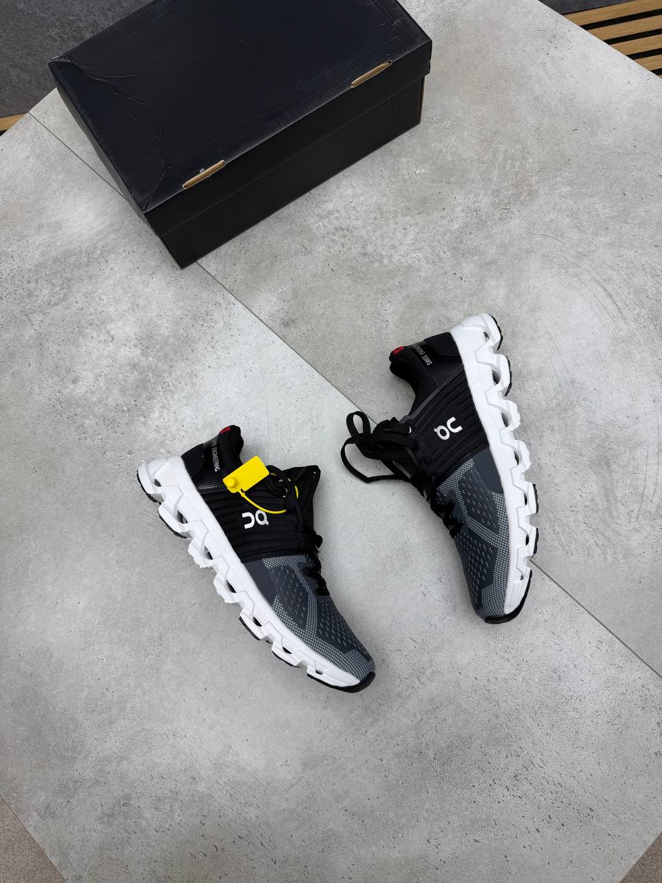 MENS ON CLOUD TRAINERS am2807