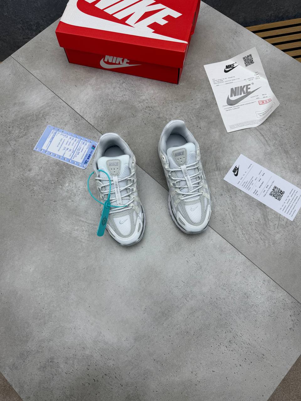 WOMENS NIK P6000 COME WITH BOX ETC am2907