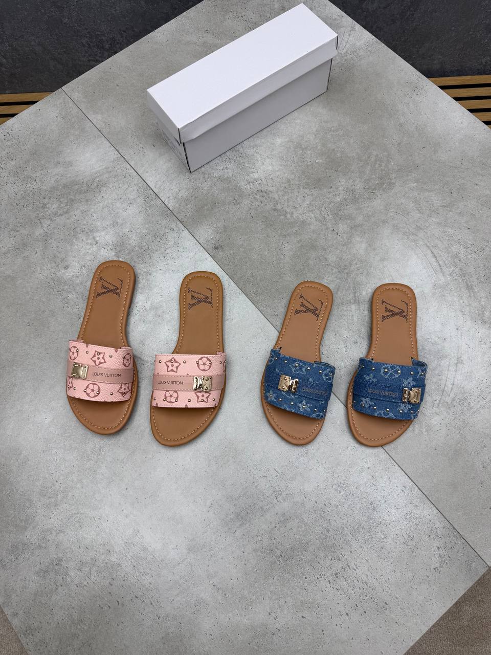 WOMENS LV SLIDERS am3007