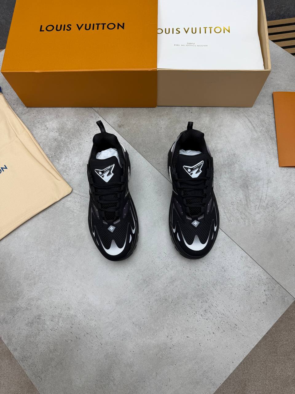 SUPER CLON MENS LV TRAINERS am3007
