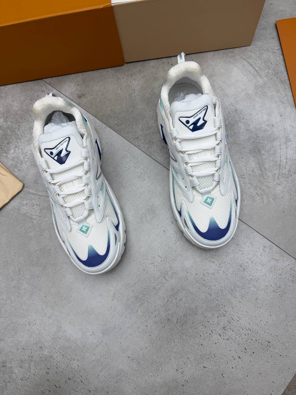 SUPER CLON MENS LV TRAINERS am3007