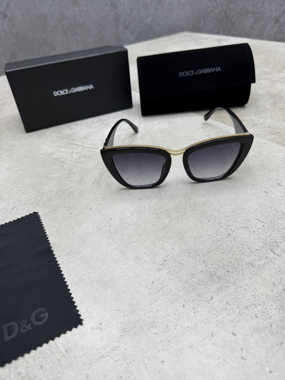 D&G SUNGLASSES COME WITH BOX ETC am3007