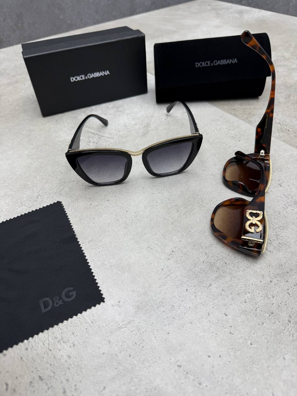 D&G SUNGLASSES COME WITH BOX ETC am3007