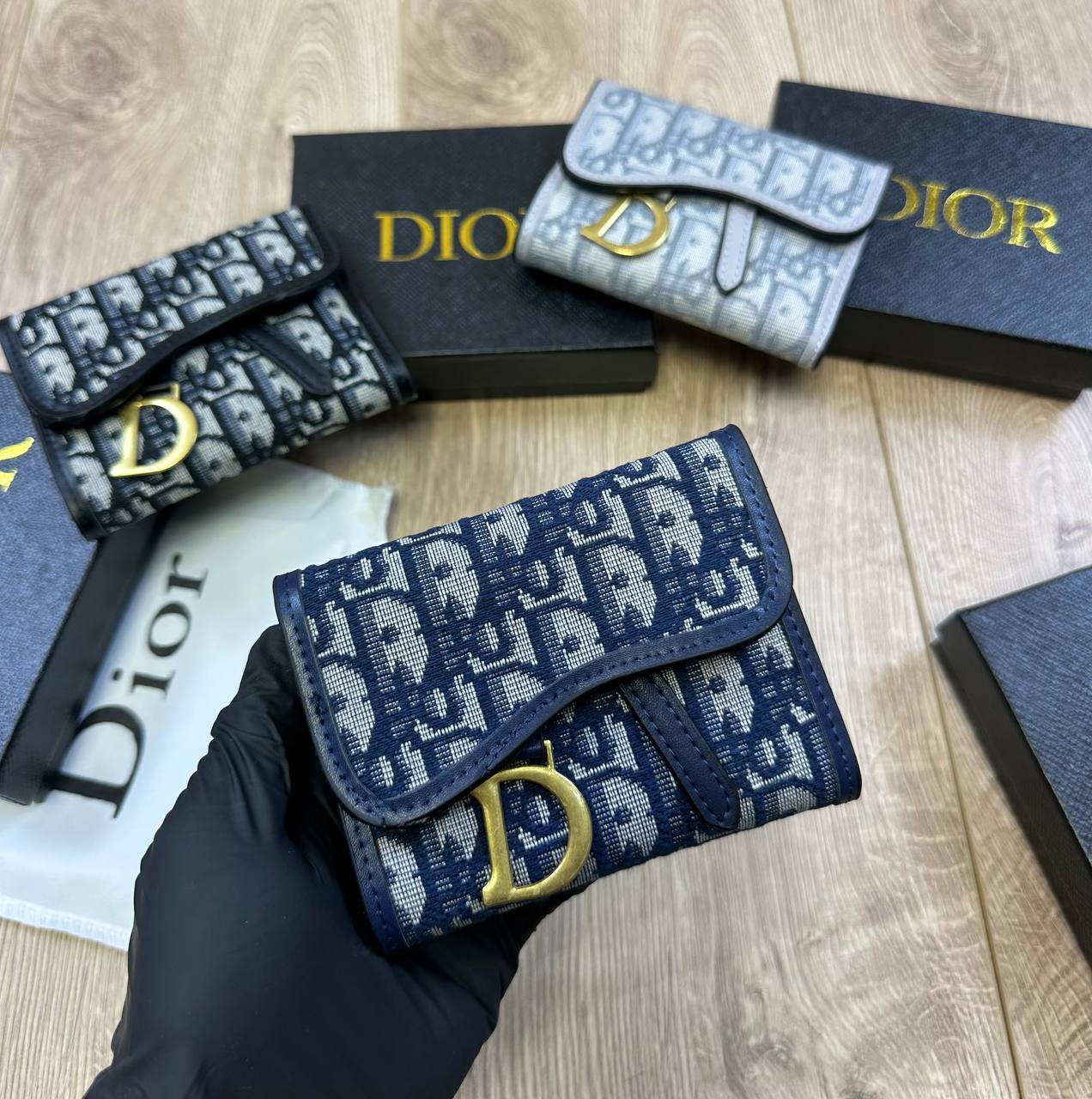 Dio men’s Wallet Comes with boxes to0208