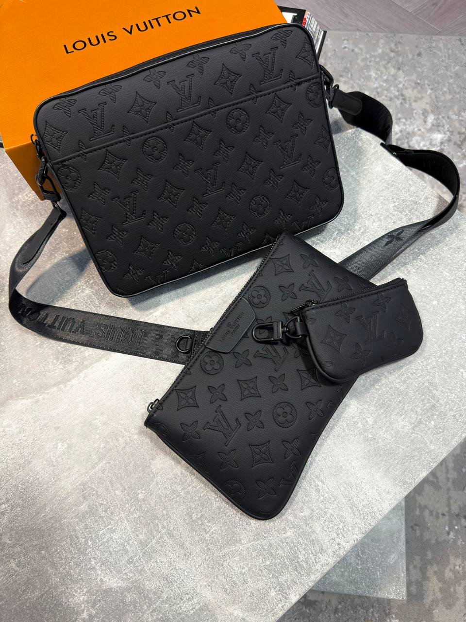Super Clon LV Mens trio Bag Boxed and Packaged aj0408