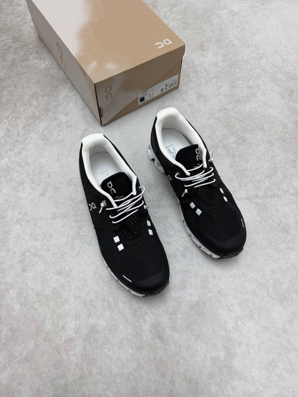 MENS ON CLOUD TRAINERS am0408