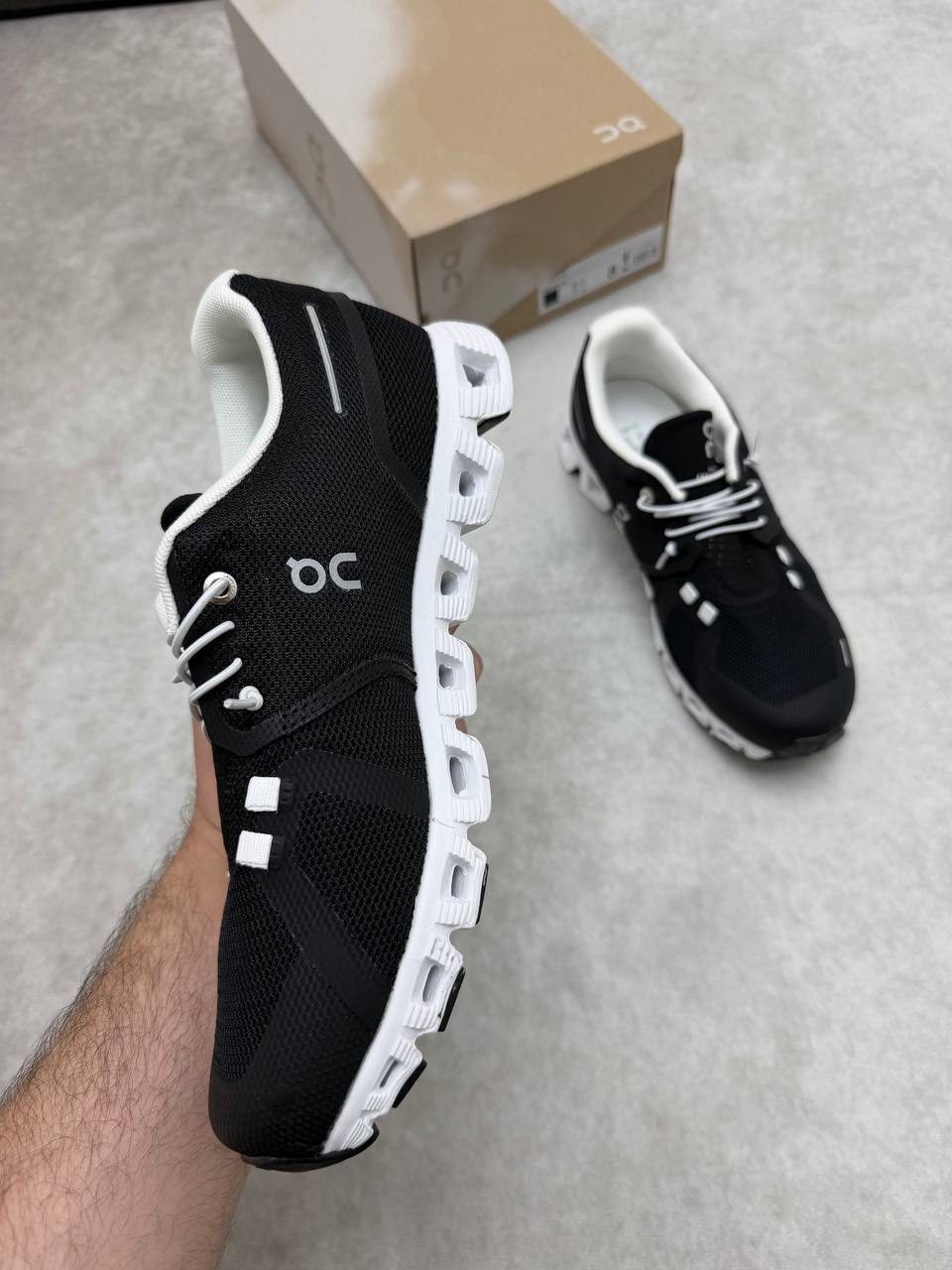 MENS ON CLOUD TRAINERS am0408