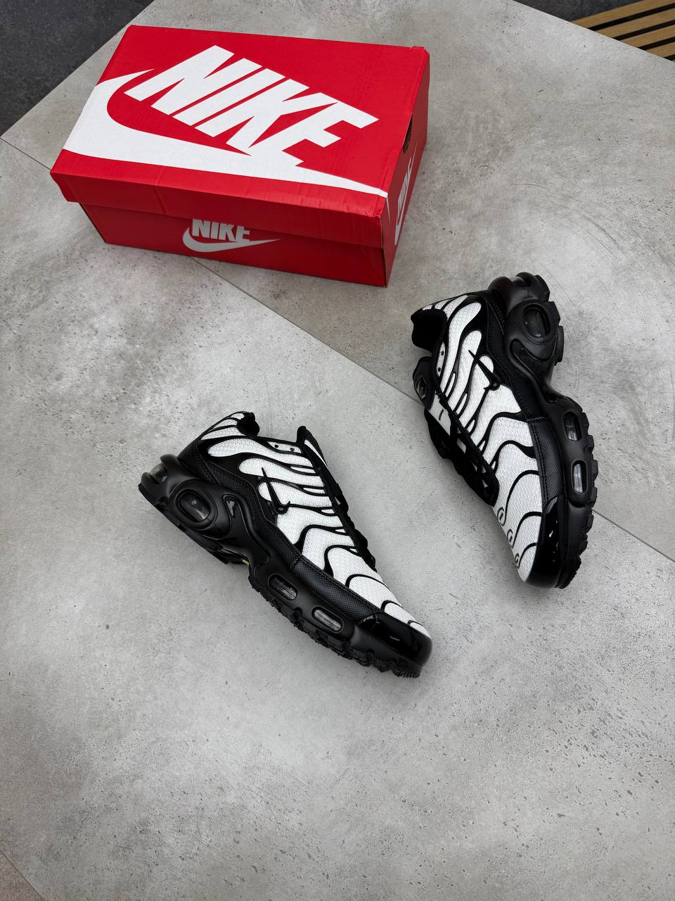 MENS NIK AIR MAX TN COME WITH BOX ETC am0708