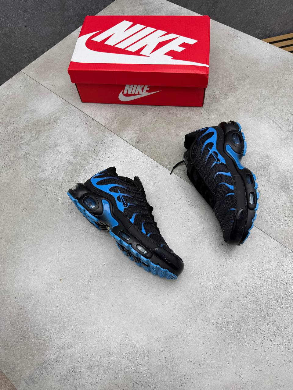 MENS NIK AIR MAX TN COME WITH BOX ETC am0708