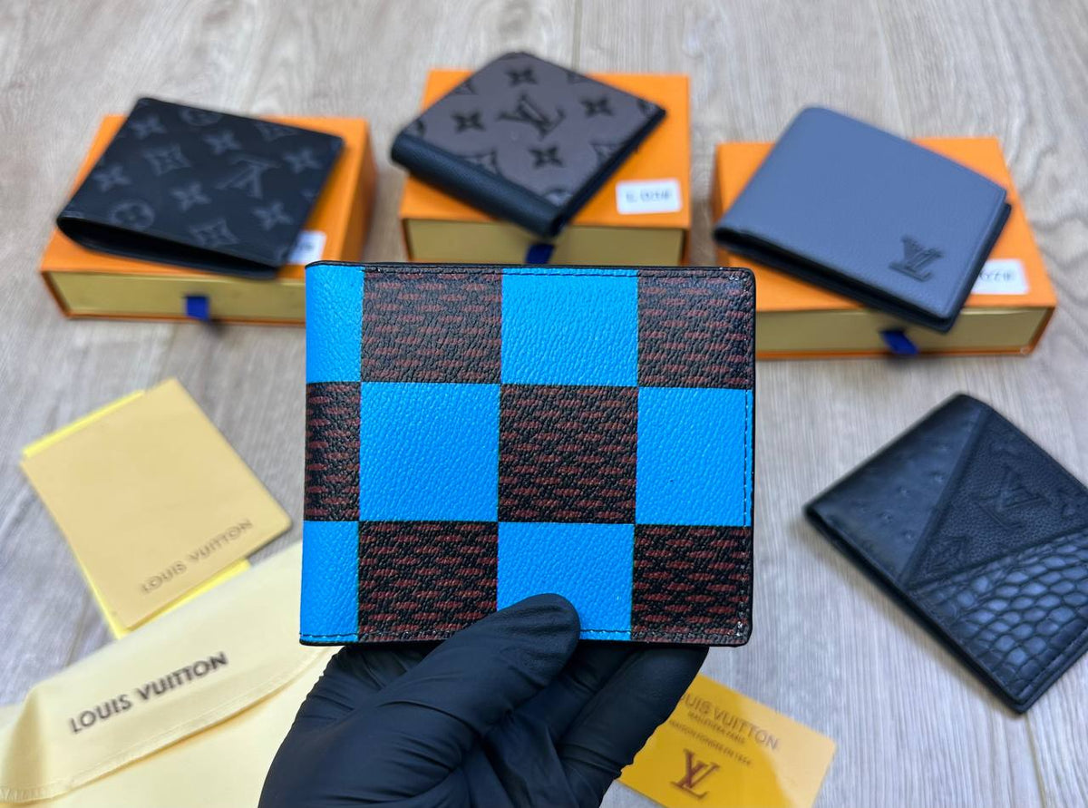 LV men’s Wallet Comes with boxes to1208