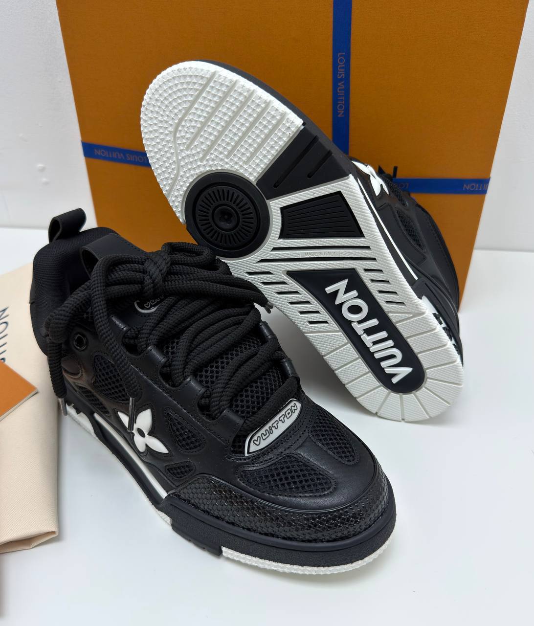 HIGH END  SNEAKERS TRAINERS WITH FULL PACKAGING ETC na1601