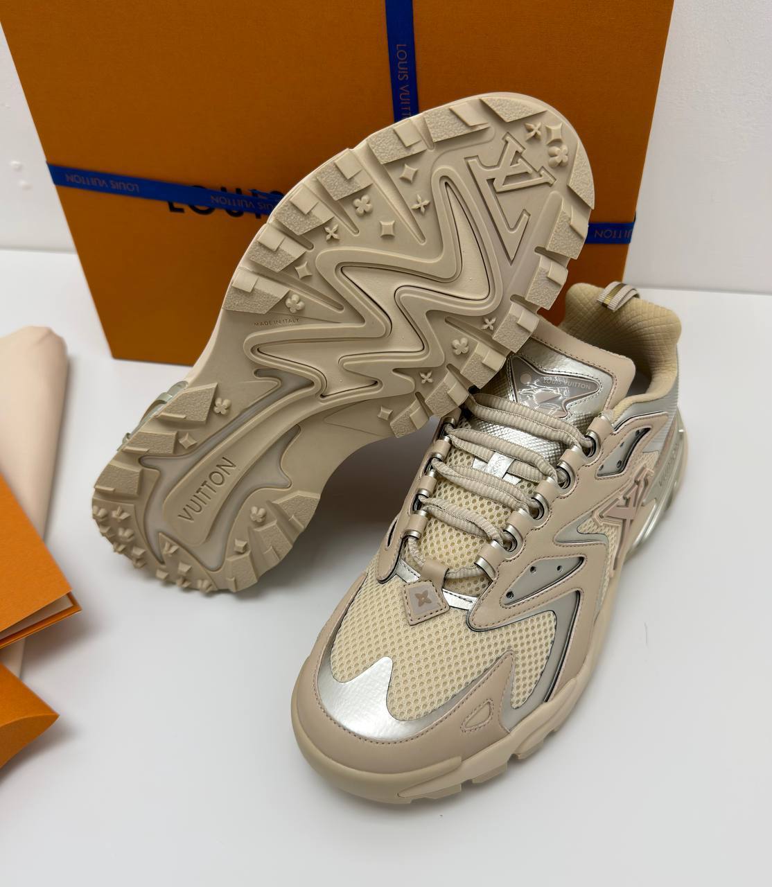 HIGH END  SNEAKERS TRAINERS WITH FULL PACKAGING ETC na1601