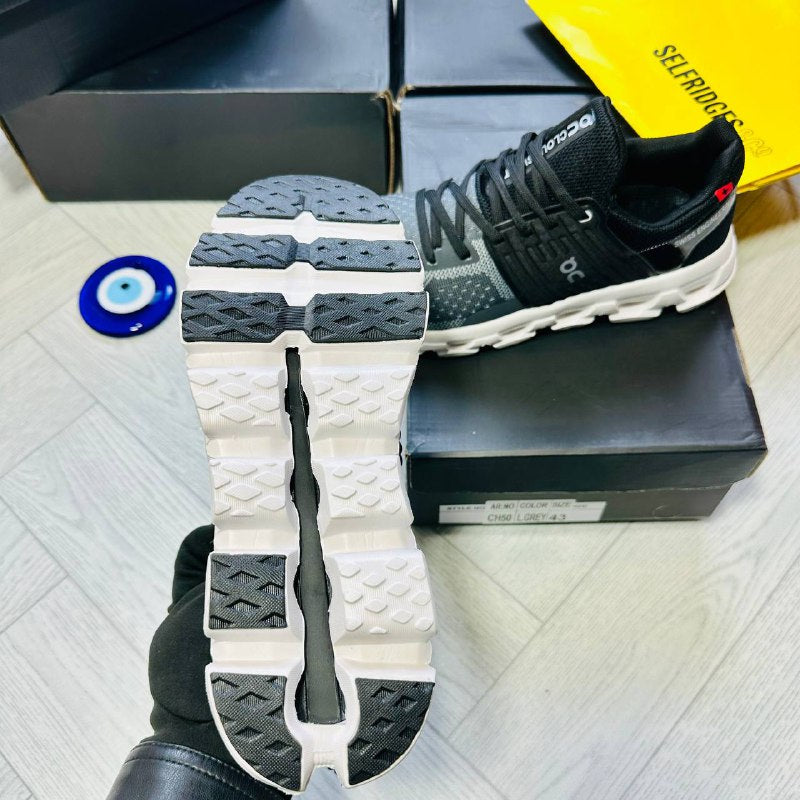 ON RUNNING SHOES to1401