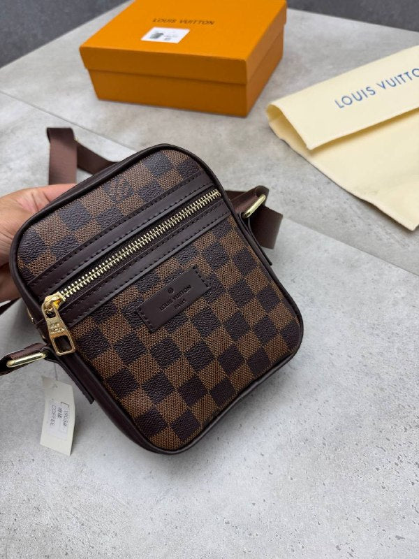 MENS LV BAG COME WITH BOX ETC am1707