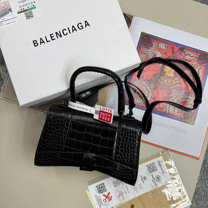 Balenciaga bag with box and dust. Bag sa1401