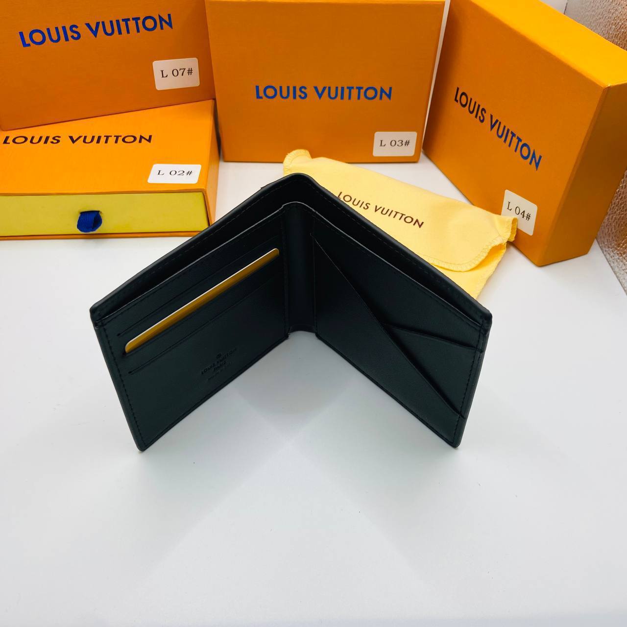 L WALLETS BOXED to0601