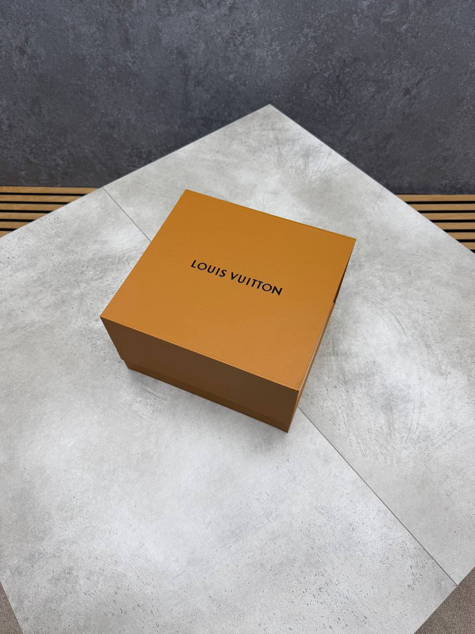 SUPER CLON WOMENS  LV BAG COME WITH BOX ETC am1707