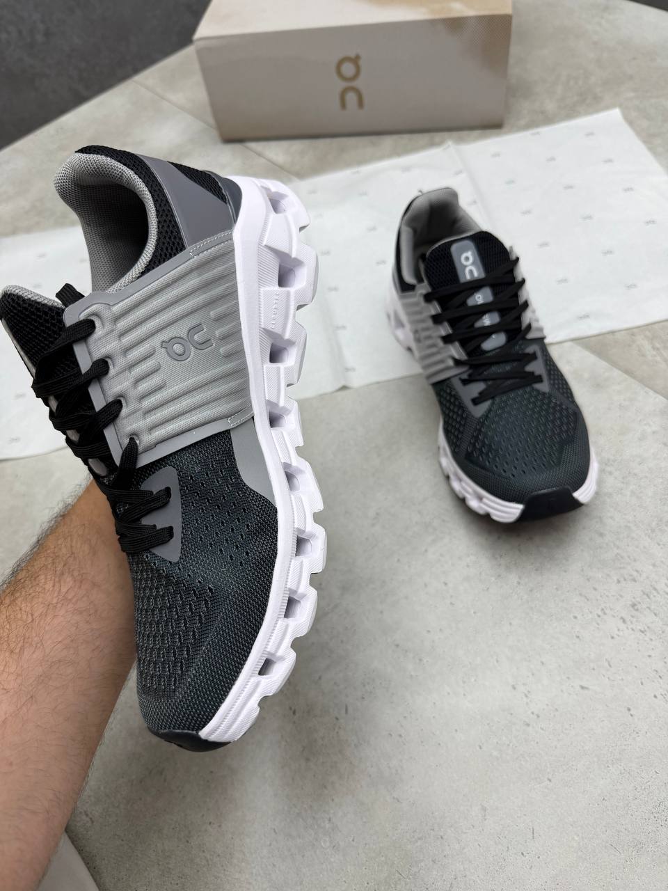 MENS ON CLOU QC TRAINERS am1707