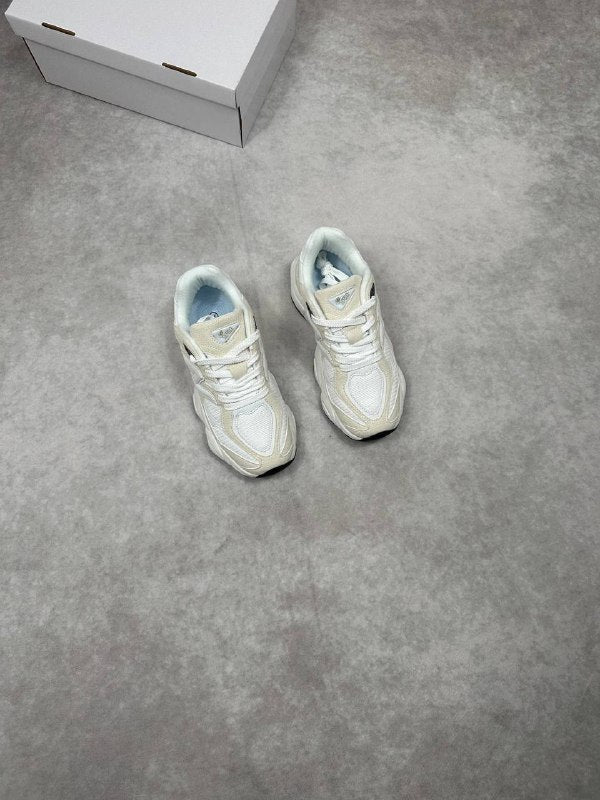 WOMENS NEW BALANCE TRAINERS am0501