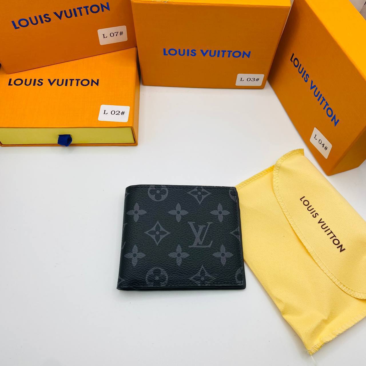 L WALLETS BOXED to0601